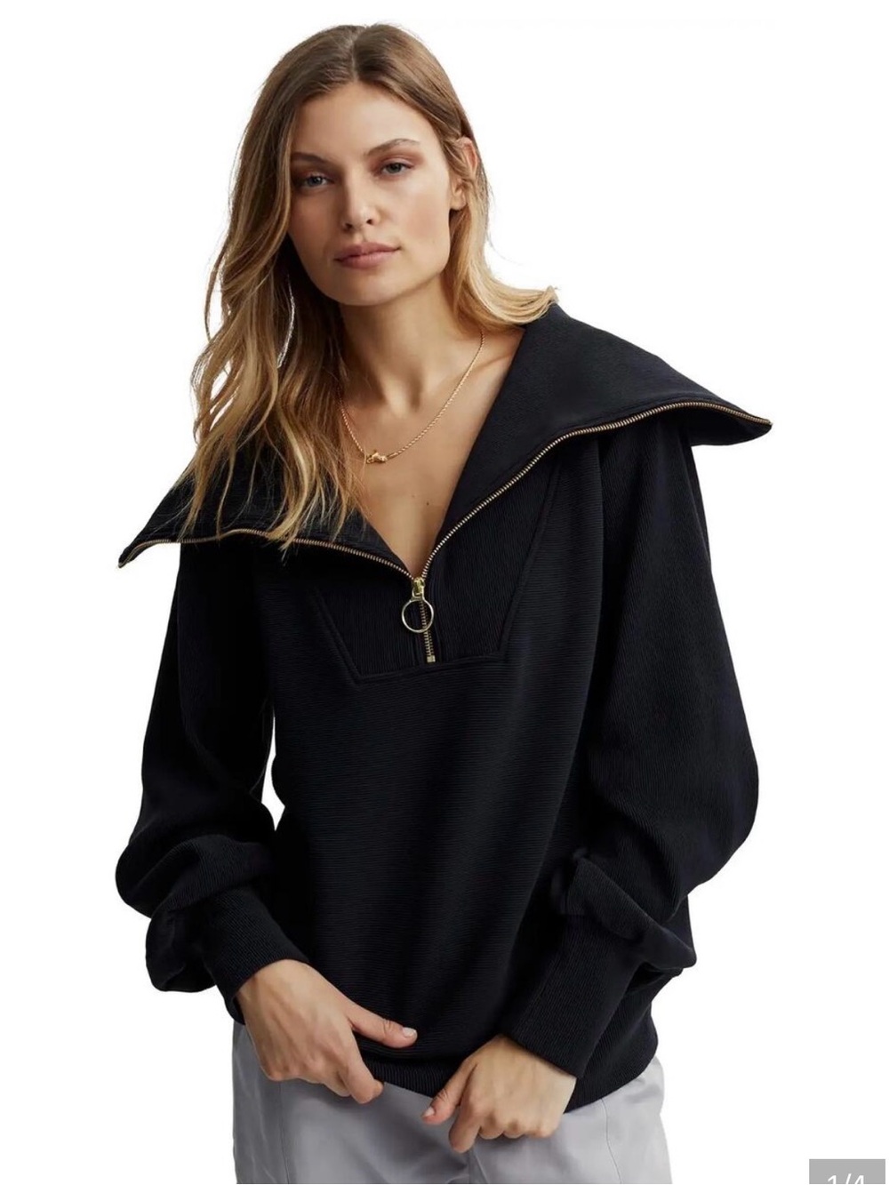 Varley Vine 1/2 zip sweatshirt/sweater medium in black with gold zip
